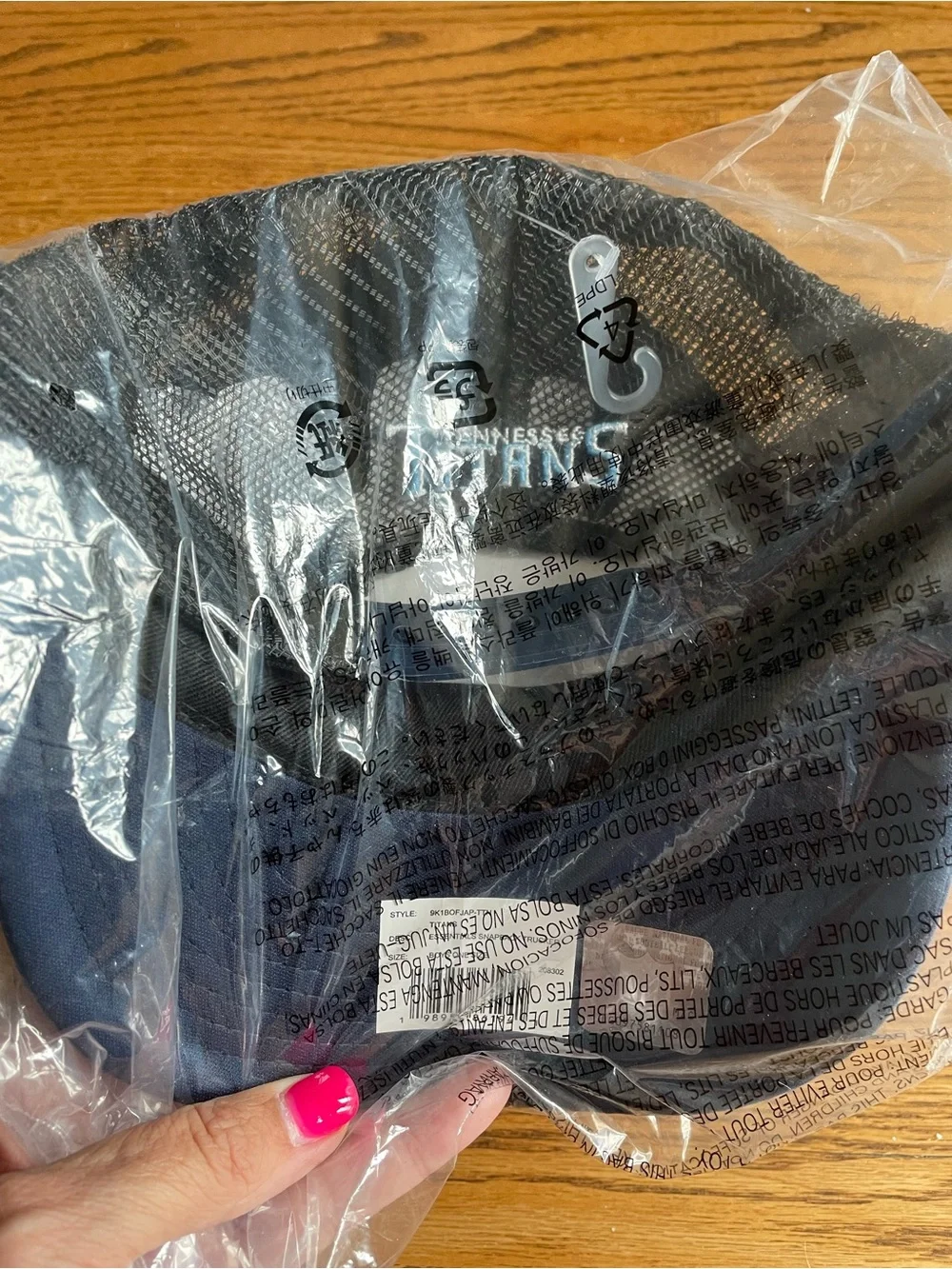 NWT/SEALED -YOUTH Tennessee Titans Hat - White and Navy